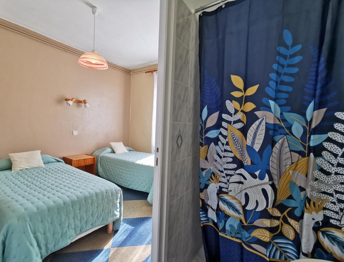 Hotel Le Pasteur Royan Bagian luar foto