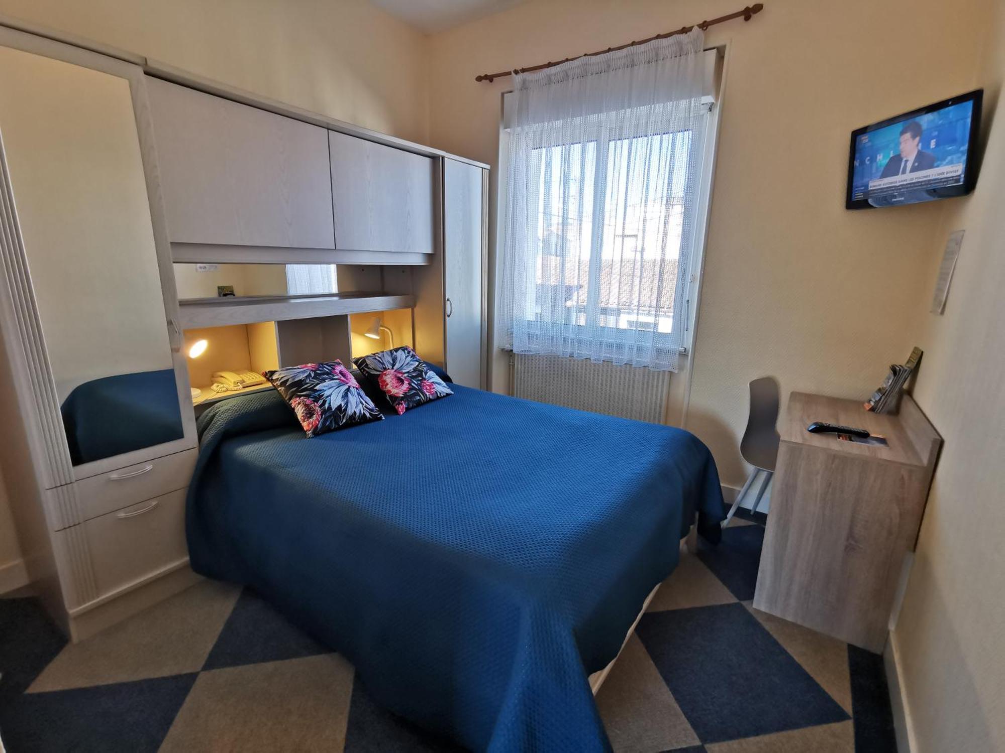 Hotel Le Pasteur Royan Bagian luar foto
