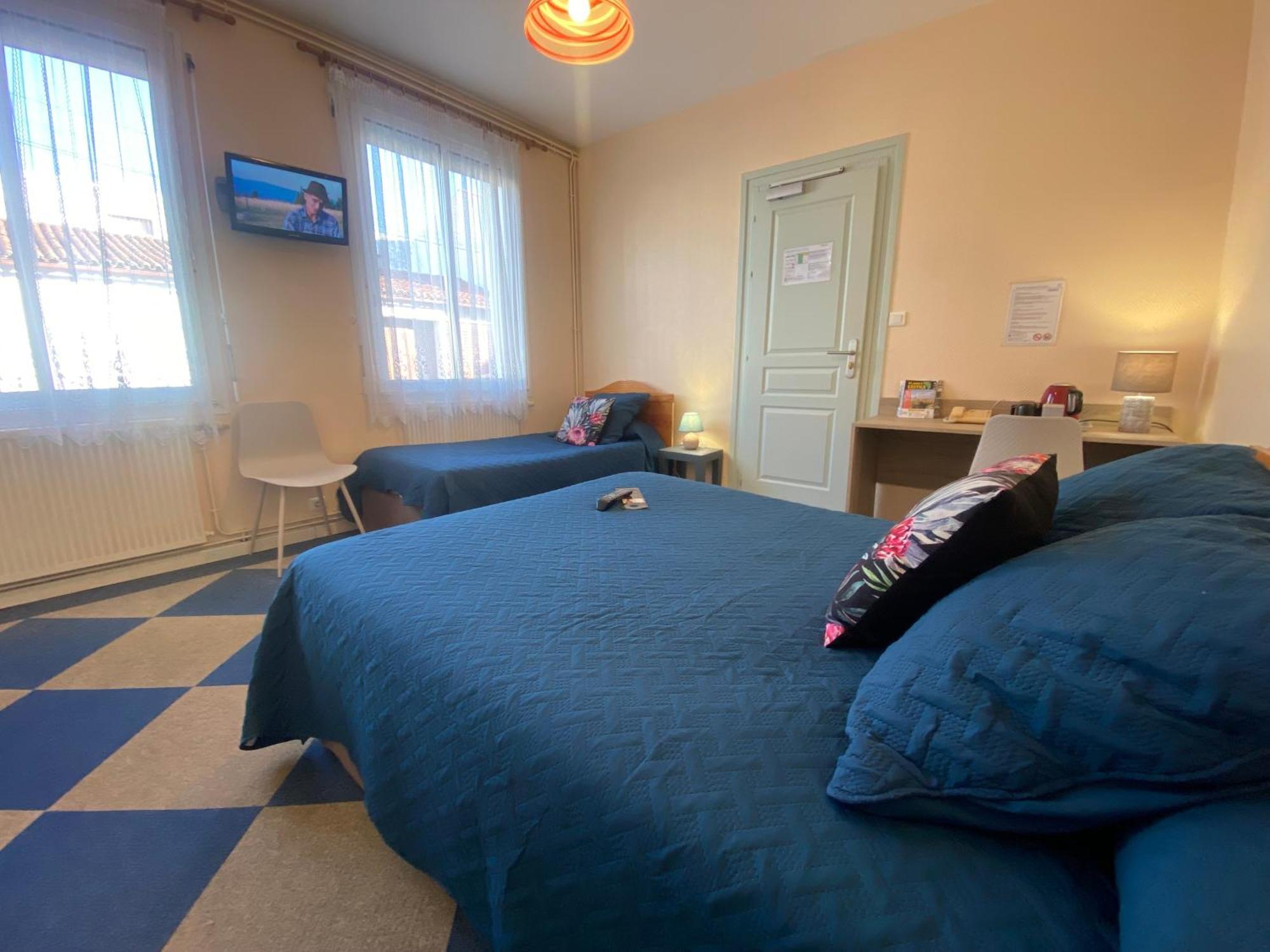 Hotel Le Pasteur Royan Bagian luar foto