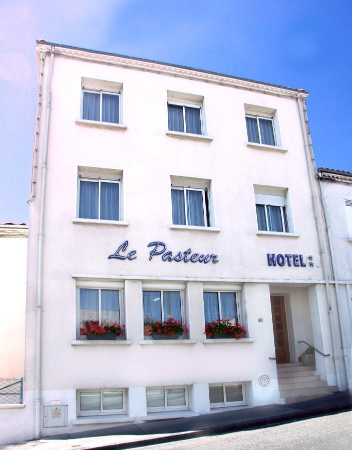 Hotel Le Pasteur Royan Bagian luar foto